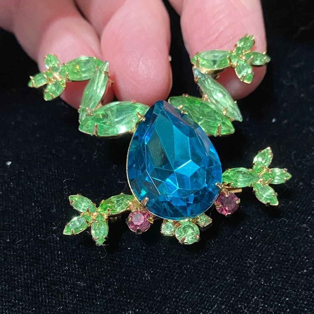 Colorful vintage Frog Brooch with Blue and Green crystals